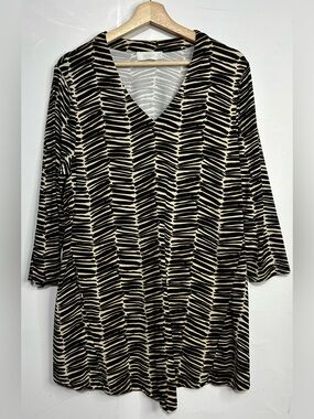 Noen Quarter Sleeve V-Neck Tunic‎ Shirt with Pockets Medium
